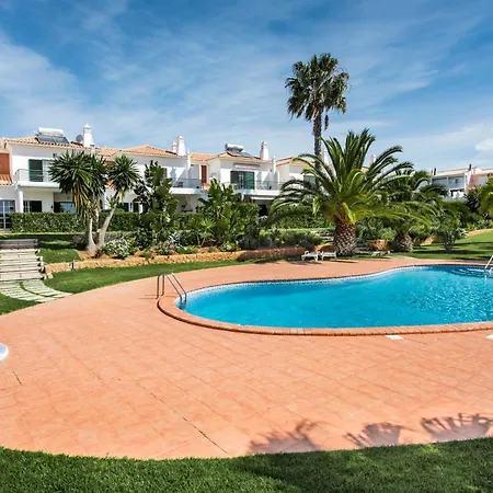 Rosemary By Algarve Holidays * אלקנטרילה